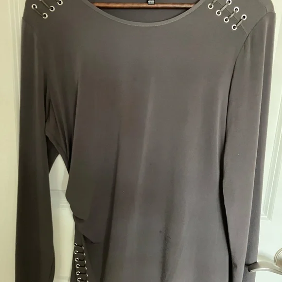 Top - Picture 2 of 5